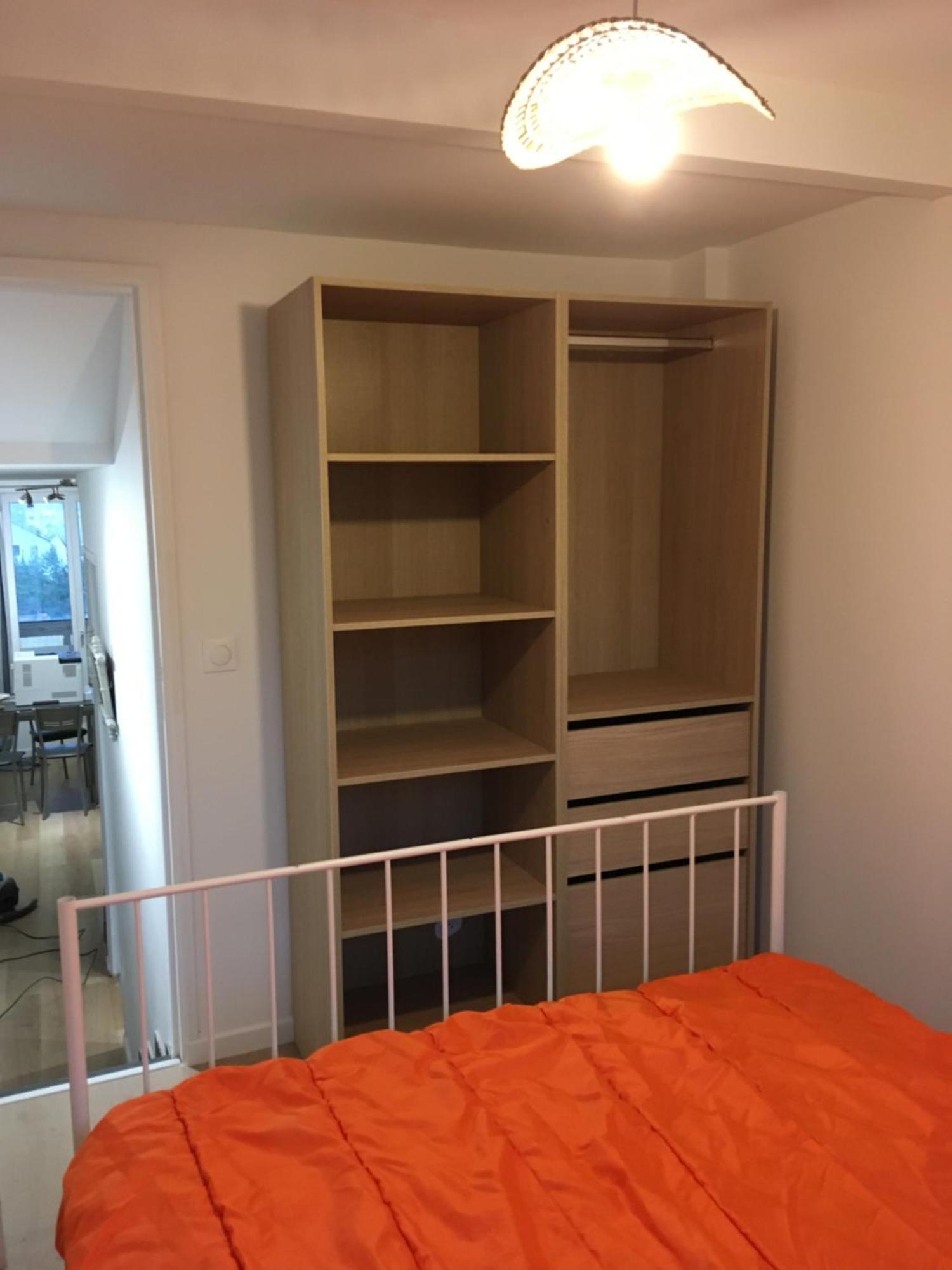 Appartement F2 Refait A Neuf A 300 M Du Centre *